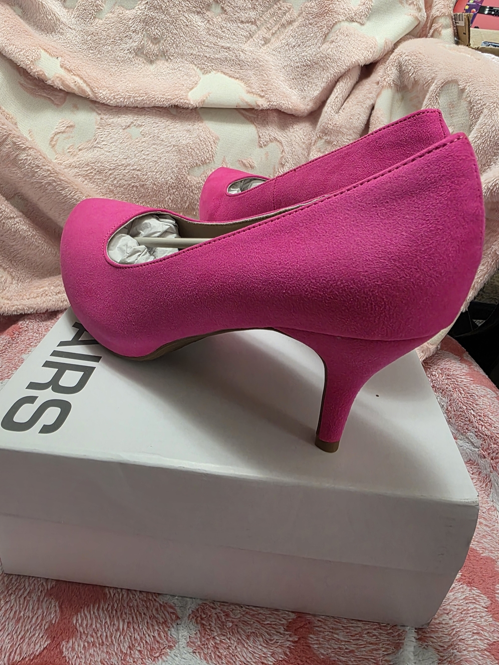 Dream Pairs Hot Pink Suede "Tiffanny" Pump - Picture 5 of 14